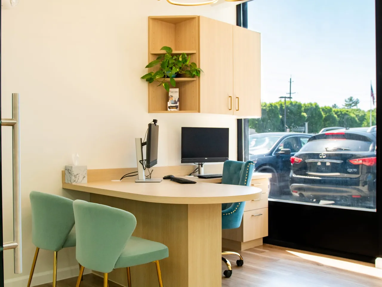 Consultation area — where observers sit for case discussions